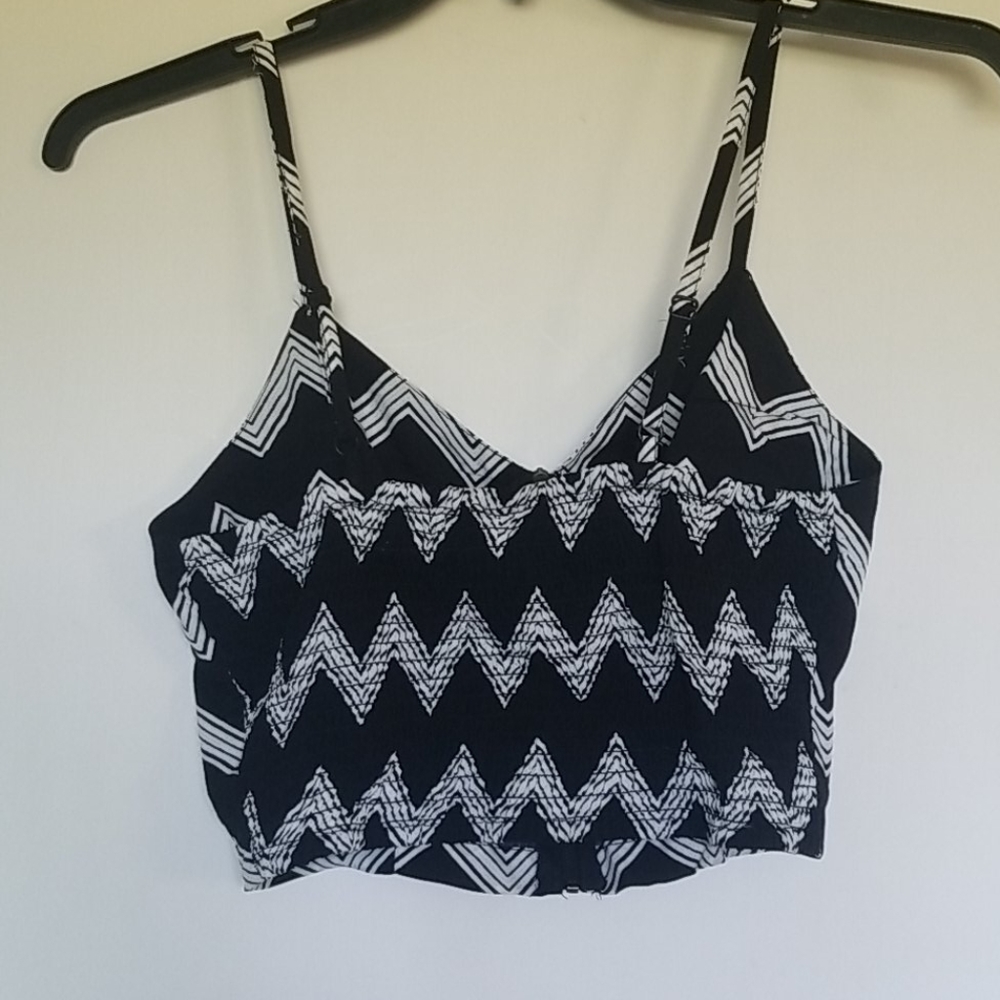 Chevron pattern crop top - Picture 2 of 3